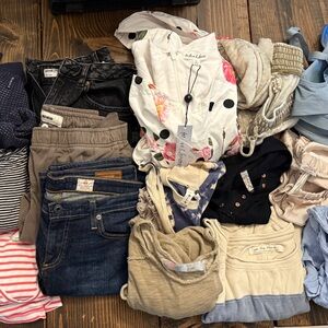 Resellers lot 19 piece bundle- womens clothes